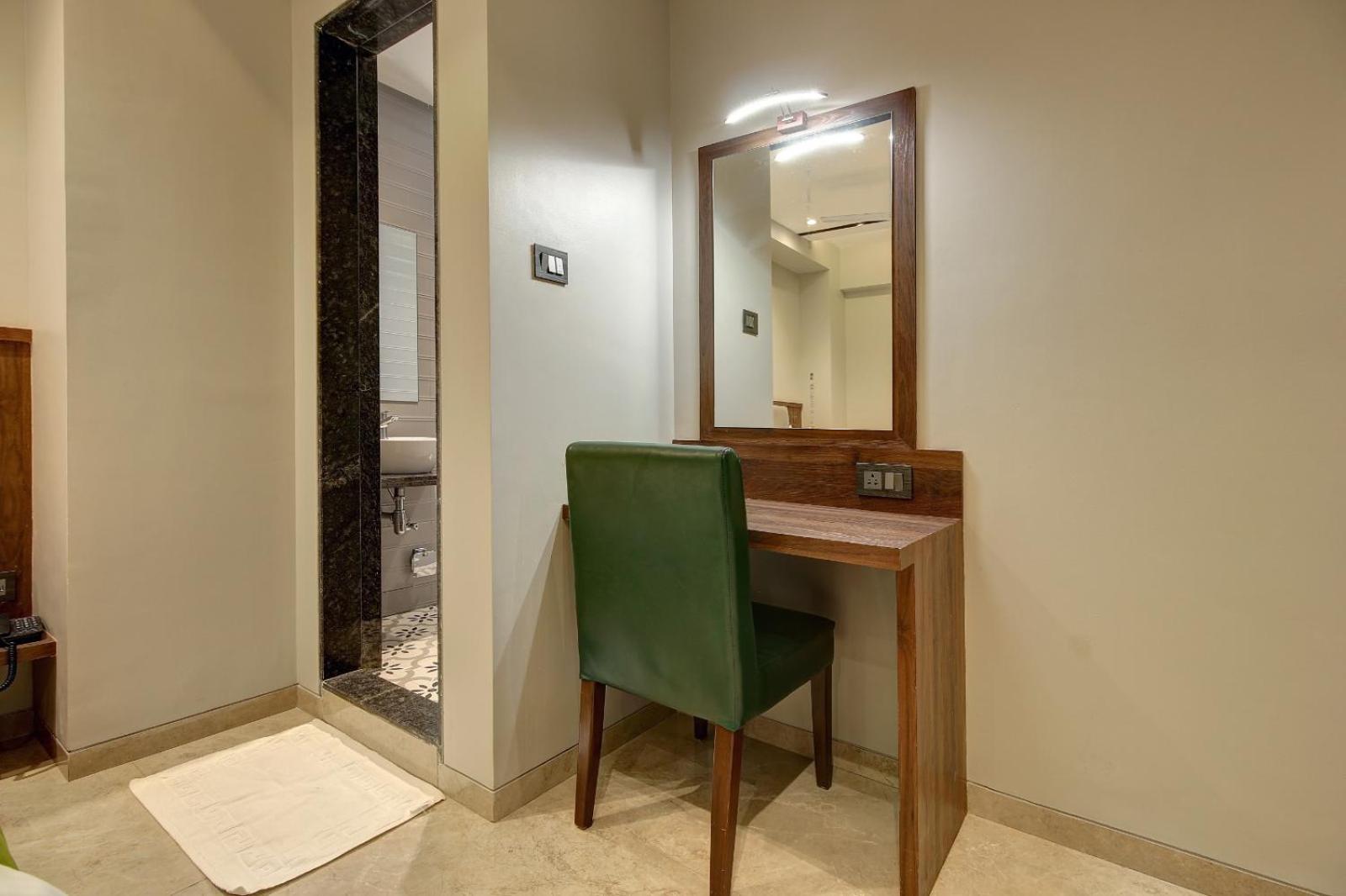 Magnus Fortune House Business Hotel , Magarpatta Mundhva Esterno foto