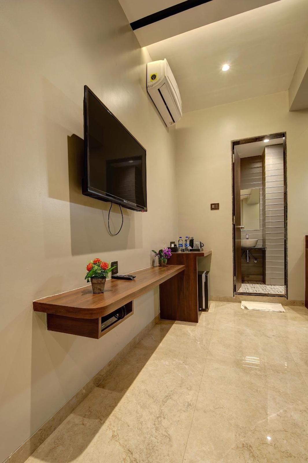 Magnus Fortune House Business Hotel , Magarpatta Mundhva Esterno foto