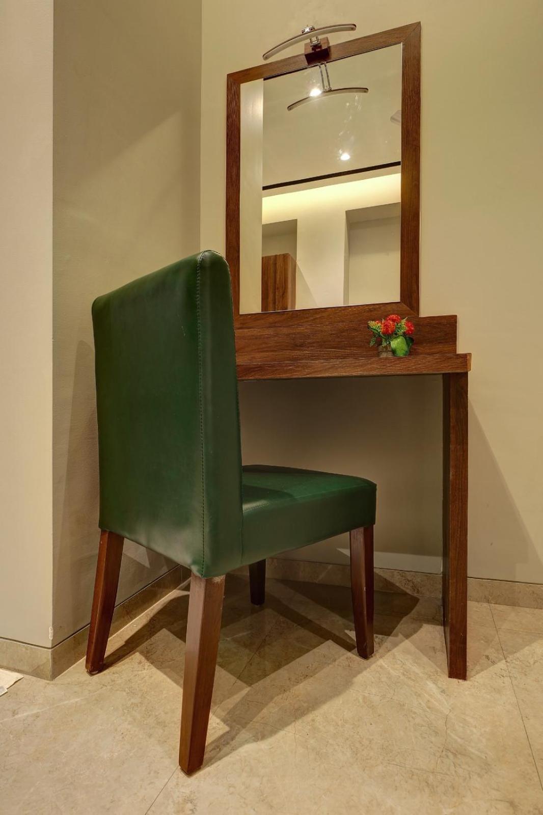 Magnus Fortune House Business Hotel , Magarpatta Mundhva Esterno foto