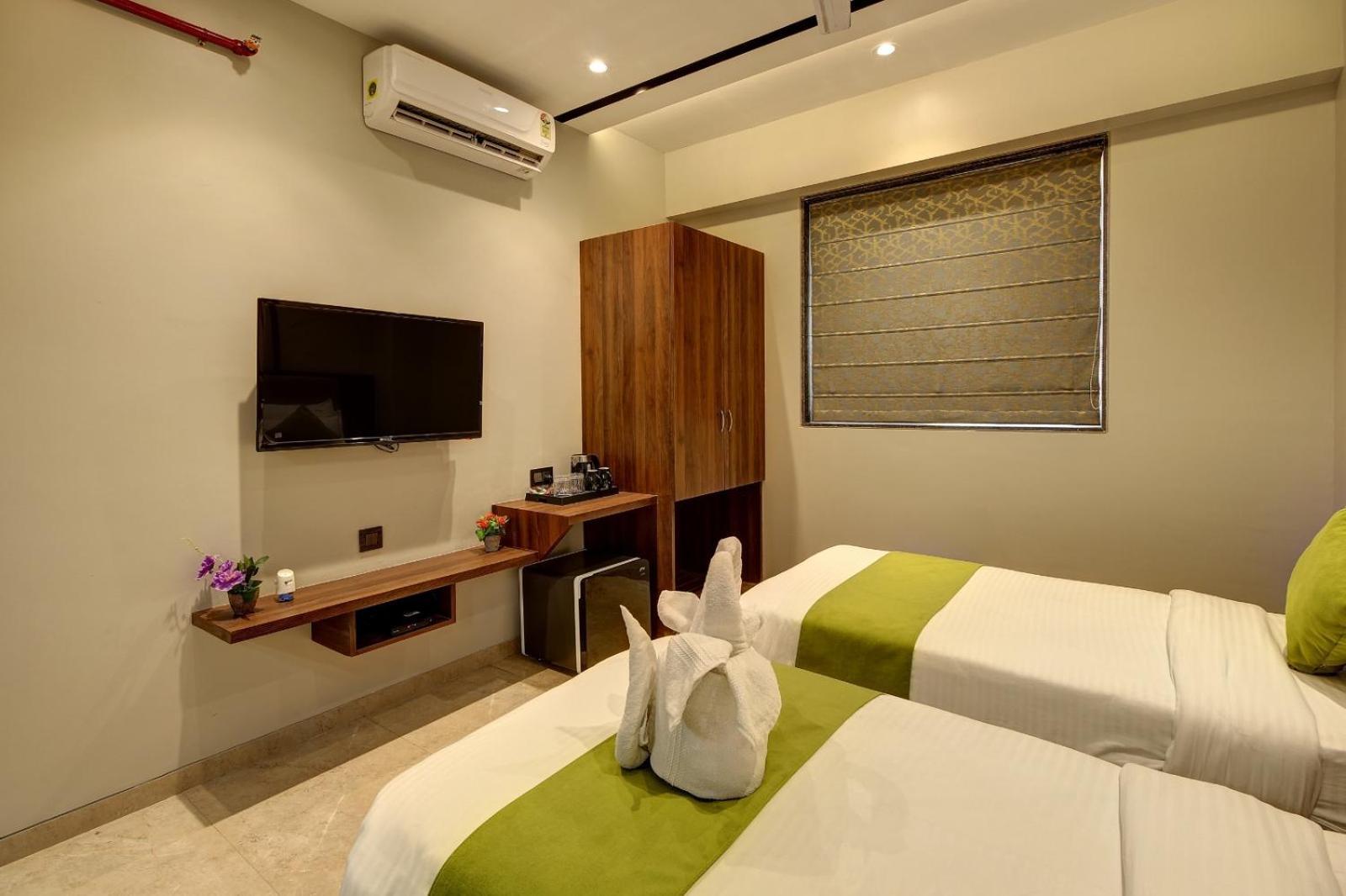 Magnus Fortune House Business Hotel , Magarpatta Mundhva Esterno foto