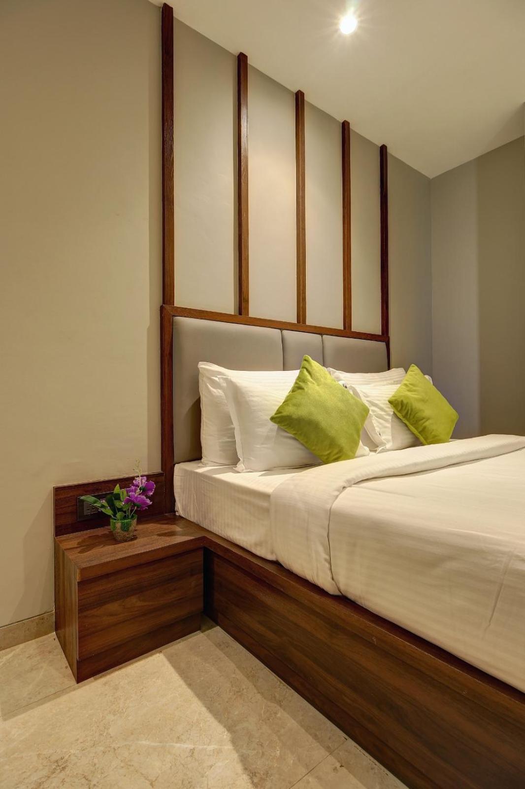 Magnus Fortune House Business Hotel , Magarpatta Mundhva Esterno foto