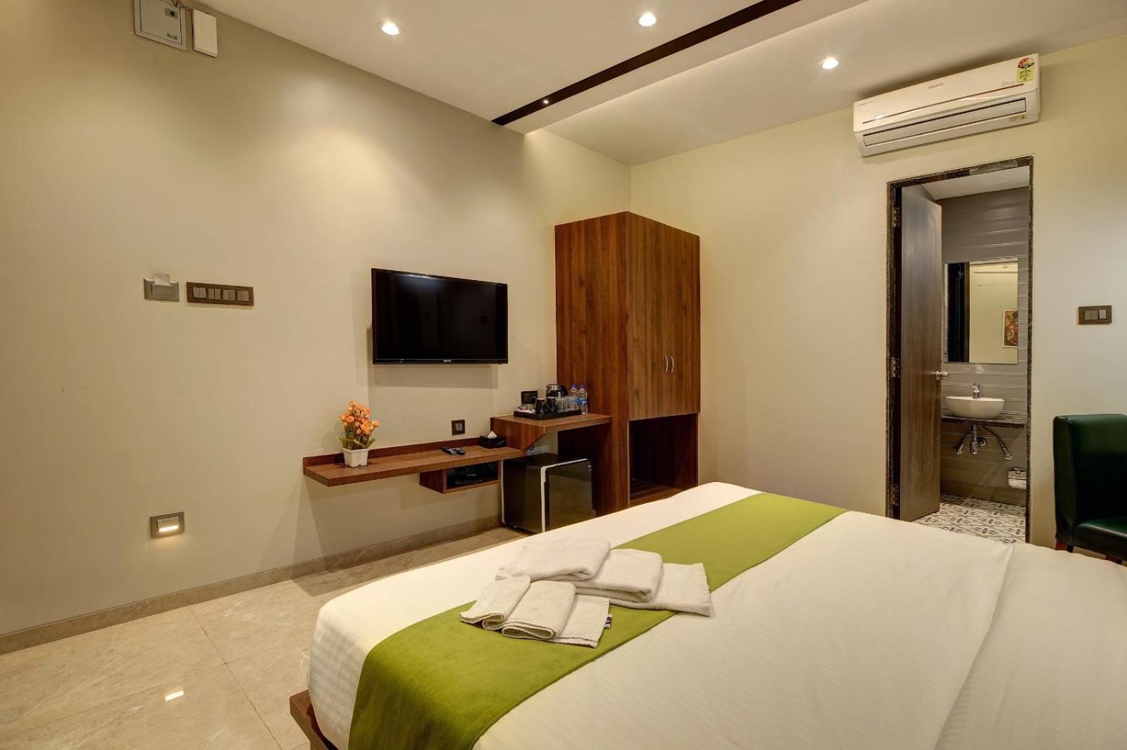 Magnus Fortune House Business Hotel , Magarpatta Mundhva Esterno foto