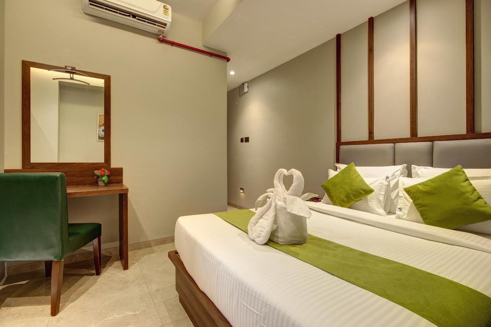 Magnus Fortune House Business Hotel , Magarpatta Mundhva Esterno foto